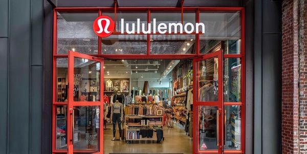 Lululemon 靠什么做到市值500亿？！